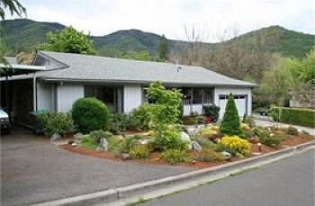 1st image of 590 Fernwood Dr