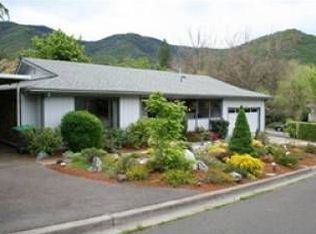 590 Fernwood Dr, Ashland, OR