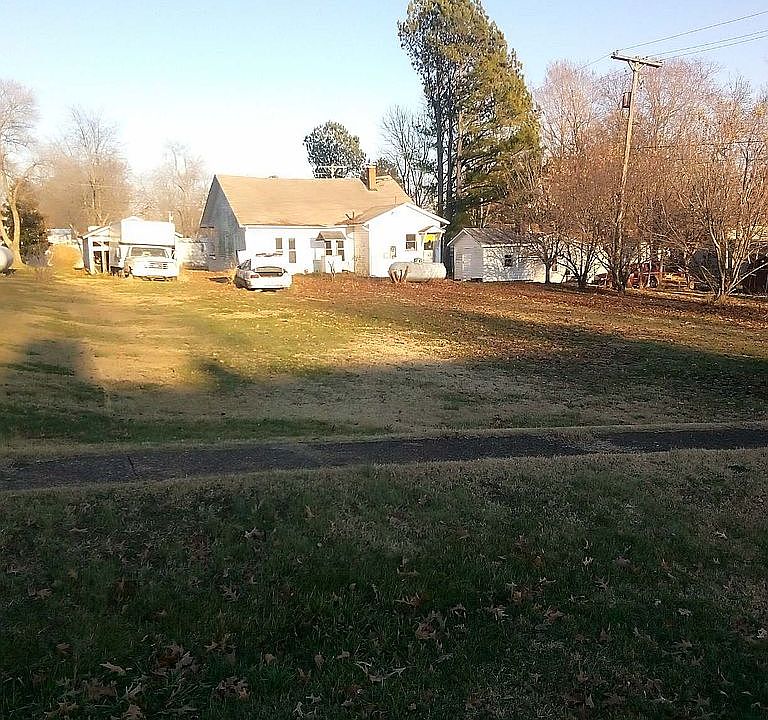 305 Poplar St, Stonefort, IL 62987 Zillow