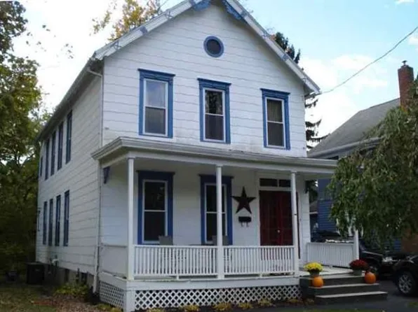 104 Pinewoods Ave, Troy, NY 12180