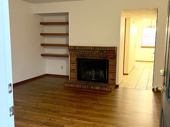 front door entry into front room