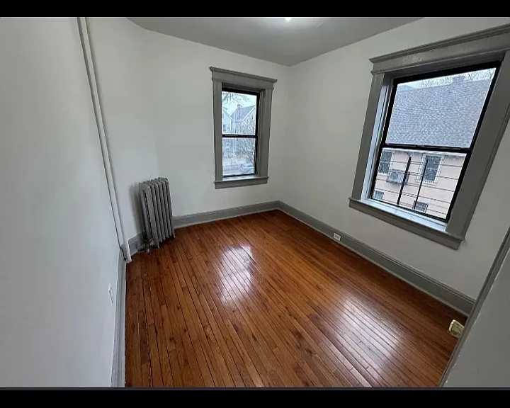66 N Grove St #6L — Photo 3