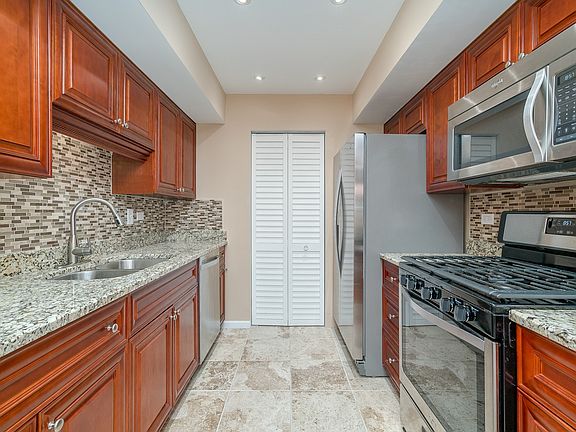 3rd image of 9219 Hartwood Ct #1001