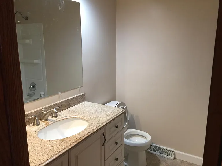 251 Brenton Dr — Photo 3