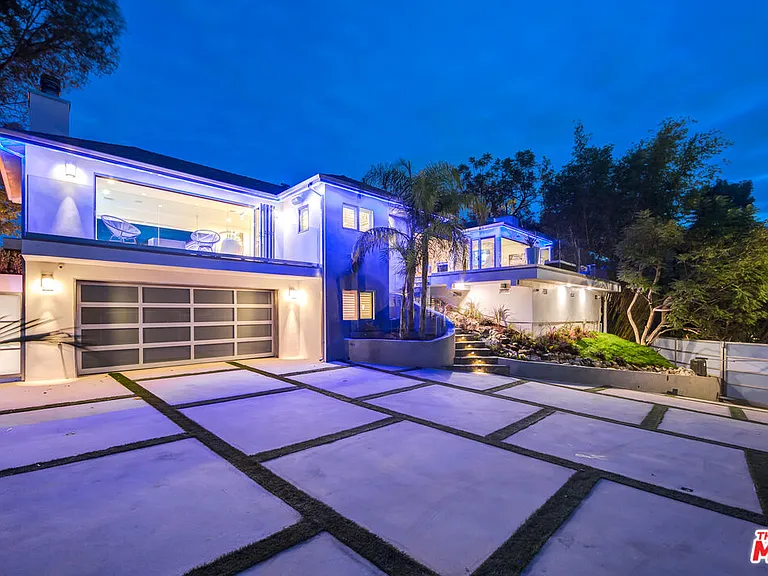 3490 Wonder View Pl — Photo 35