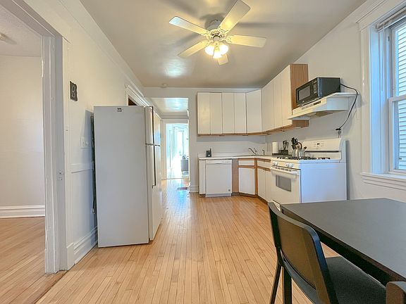 3rd image of 2442 N Ashland Ave #2