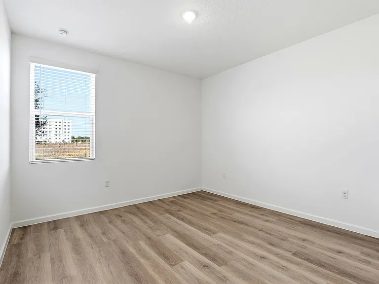 Venture Apartments — Photo 34