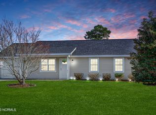 407 Hooks Ln, Hubert, NC 28539