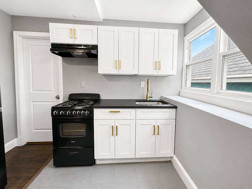 1st image of 178 2nd St #3