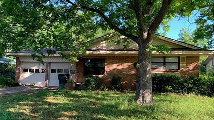 1st image of 924 Holiday Dr