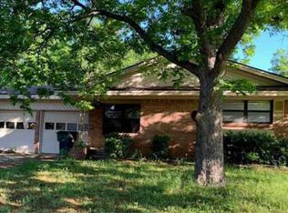 924 Holiday Dr, Sherman, TX 75090
