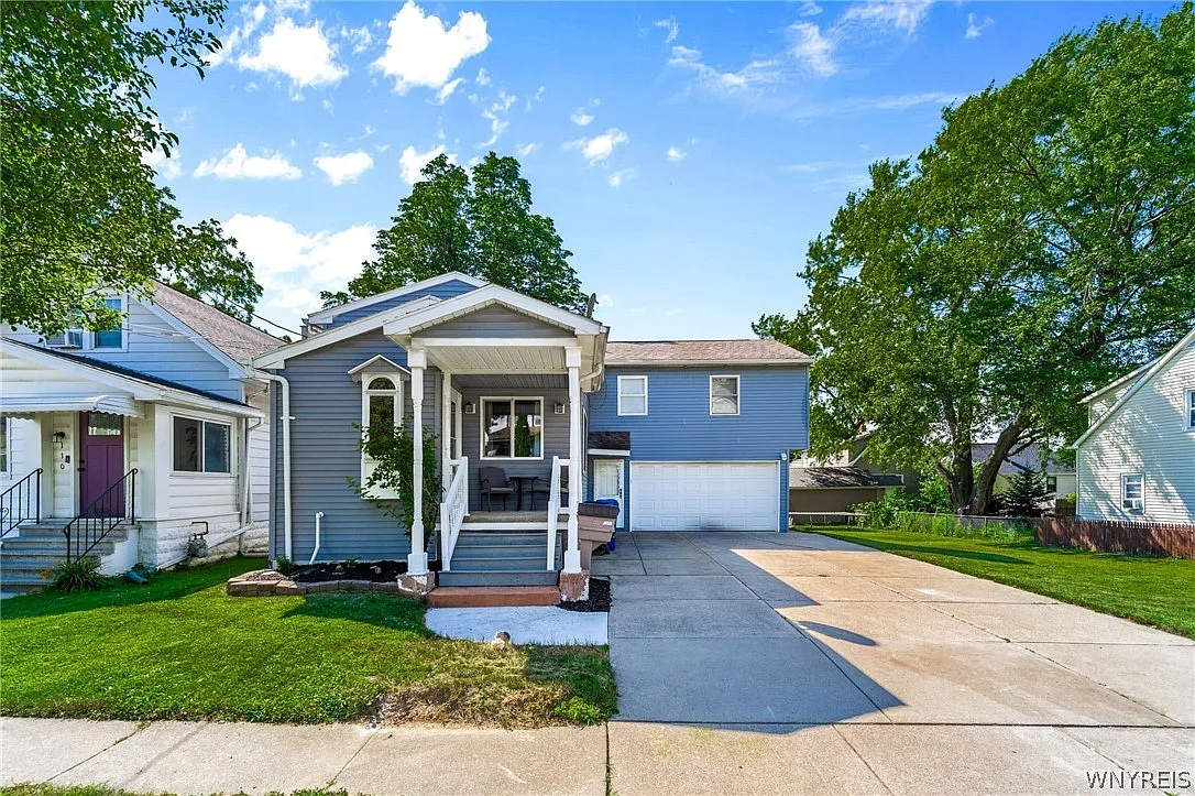 3 bed, 2.0 bath, 1955 sqft, $2,500 — Photo 2