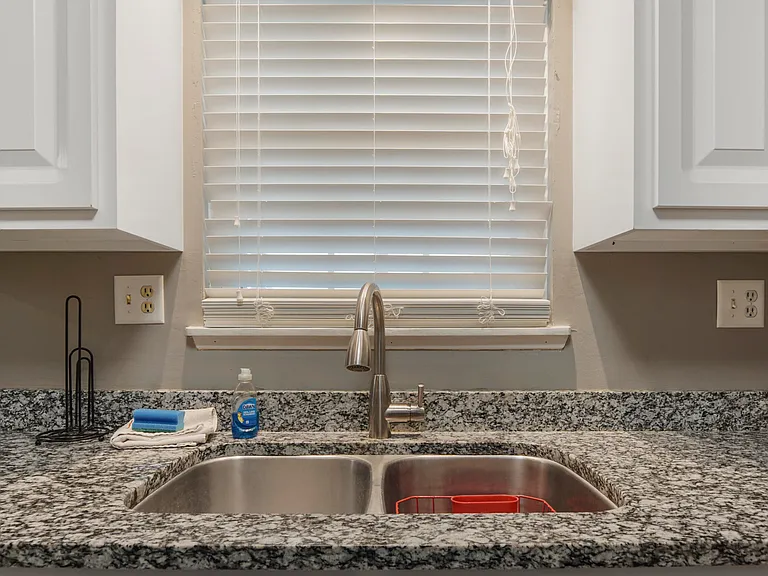 2518 Johnson Dr — Photo 11