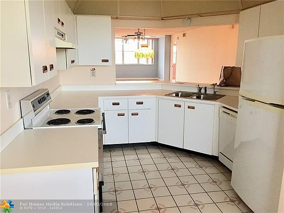 3rd image of 2521 NW 104th Ave APT 403