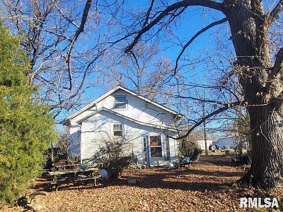 4th image of 511 SE 4th St