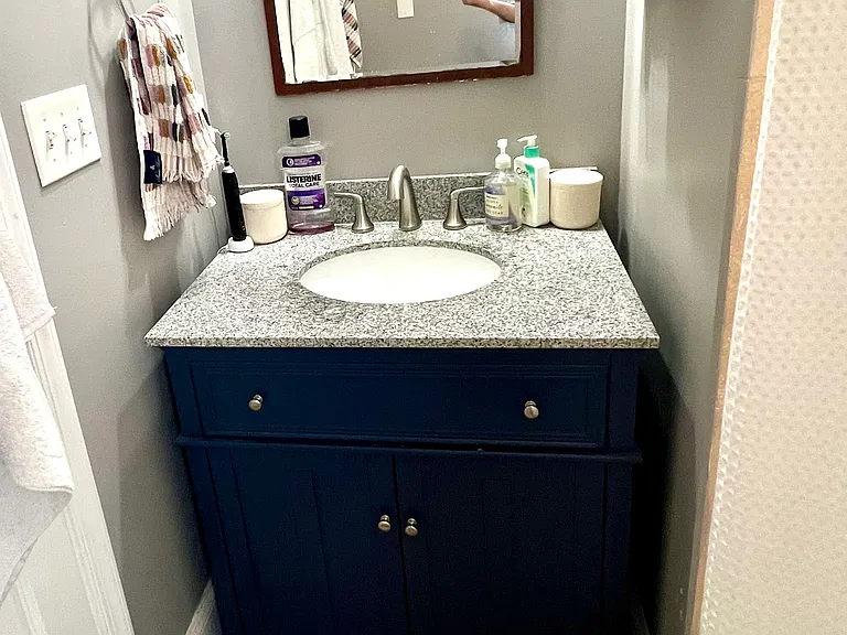View of part of the second en-suite bathroom.