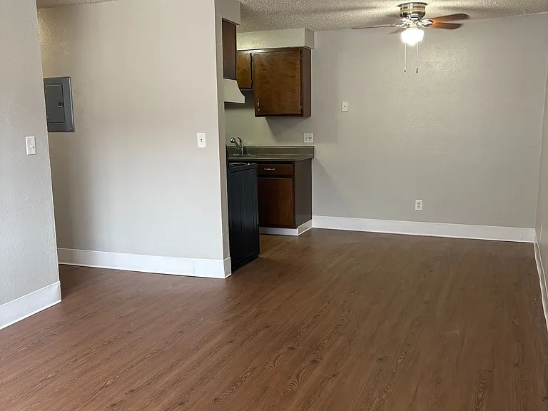 Prospect Pointe Apartments — Photo 29
