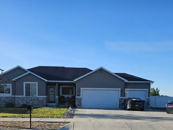 827 E Sunset View Rd, Grantsville, UT 84029