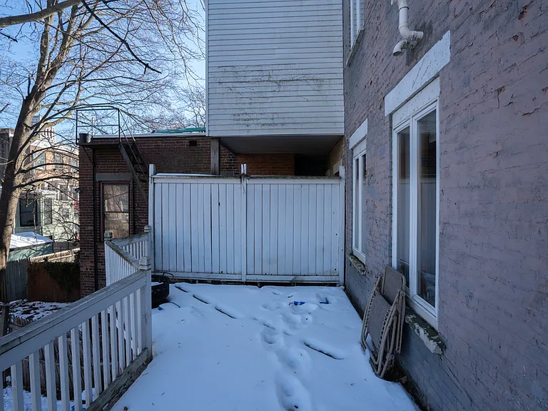 335 Hudson Ave — Photo 21