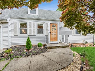 8 Longfellow Dr, Colonia, NJ, 07067