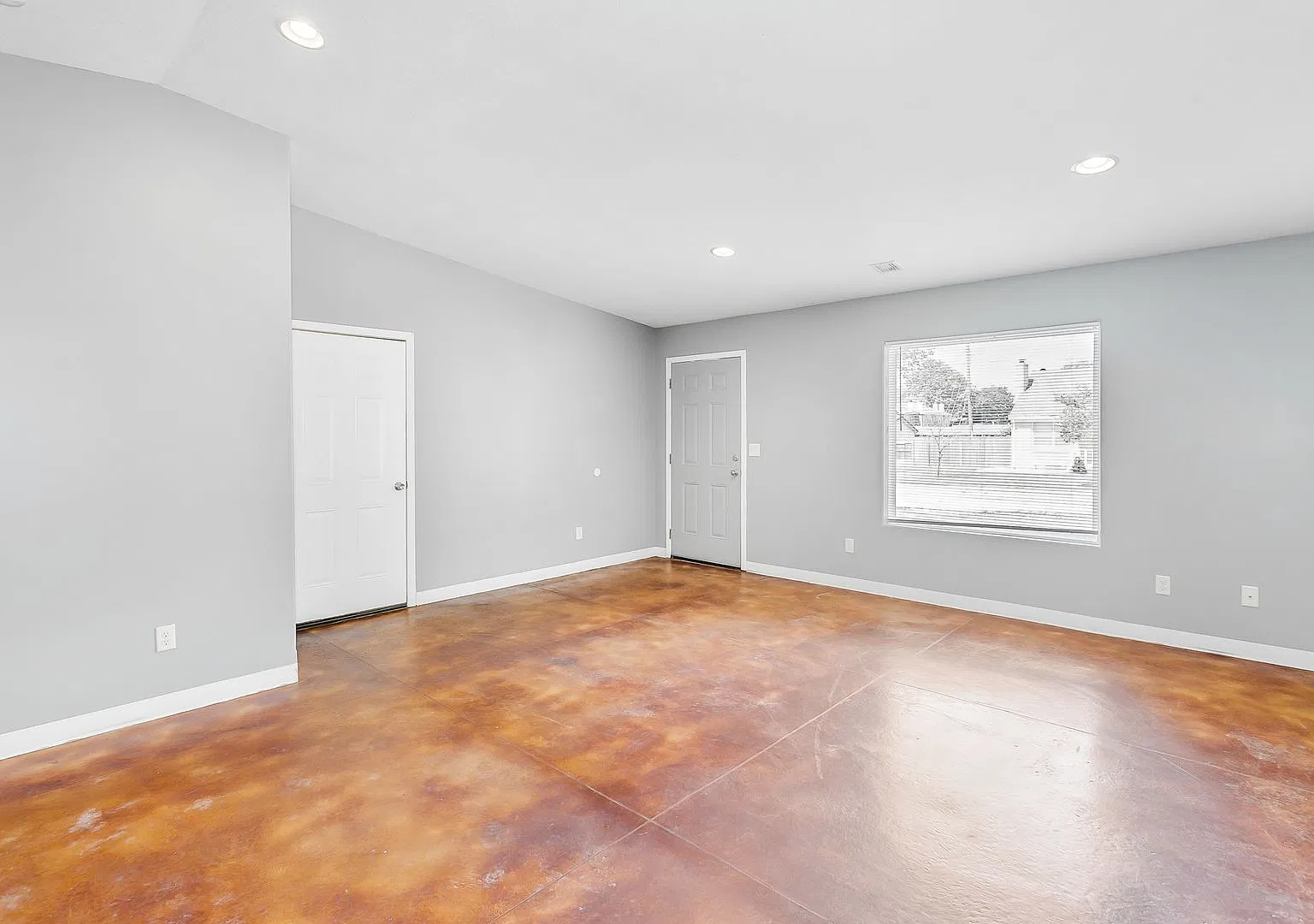 Spacious Duplex Near St. Joe — Photo 2