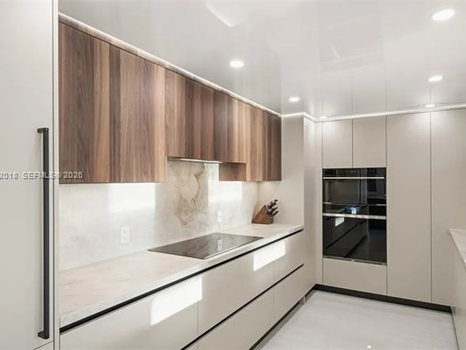 5555 Collins Avenue Cu #16H