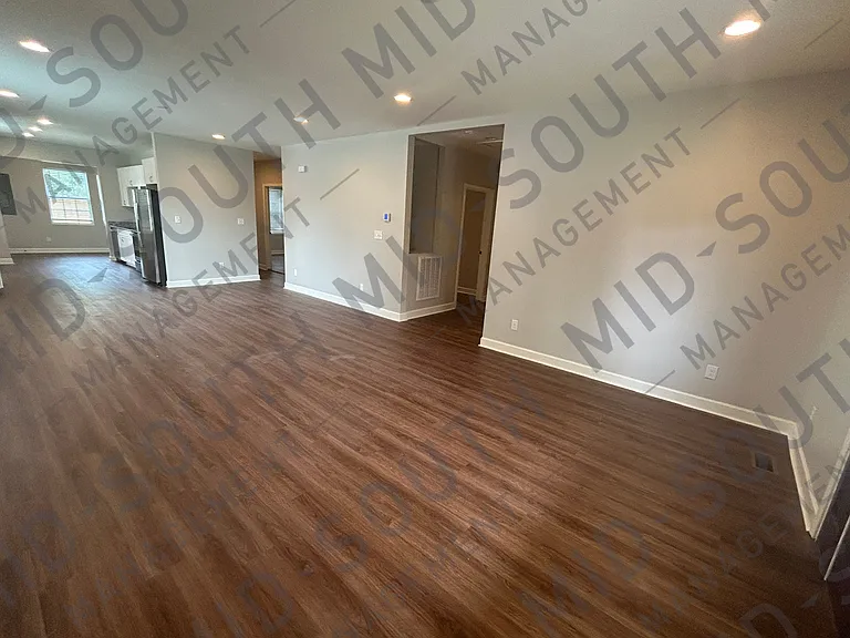 325 N Dean St — Photo 11