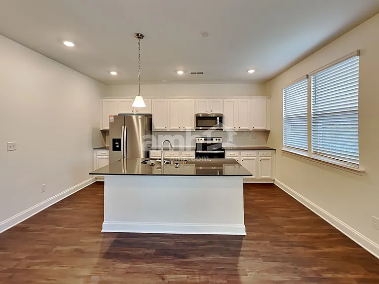 559 Rivermist Dr — Photo 3