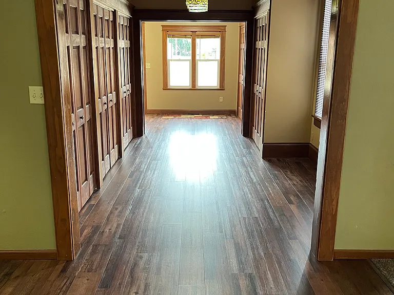 211 W Fisk St — Photo 9