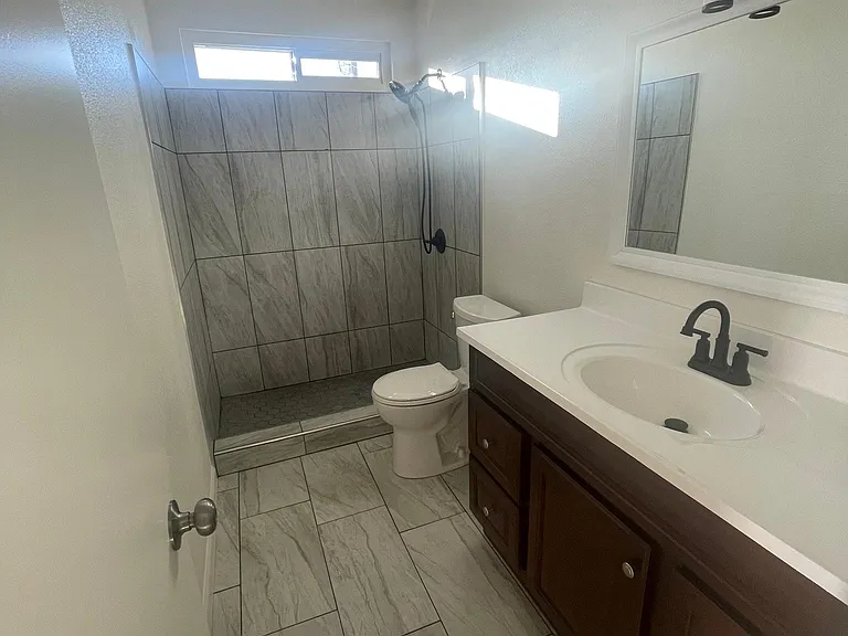 38509 5th St E #4 — Photo 5