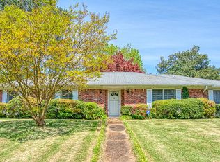 207 Wright Dr, Florence, AL 35633