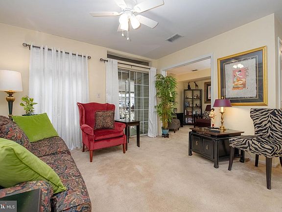 5th image of 302 Canterbury Rd