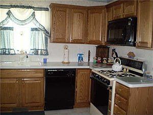 3rd image of 4 Pineview Ct