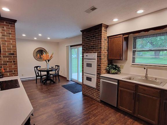 5th image of 646 Lorelei Dr
