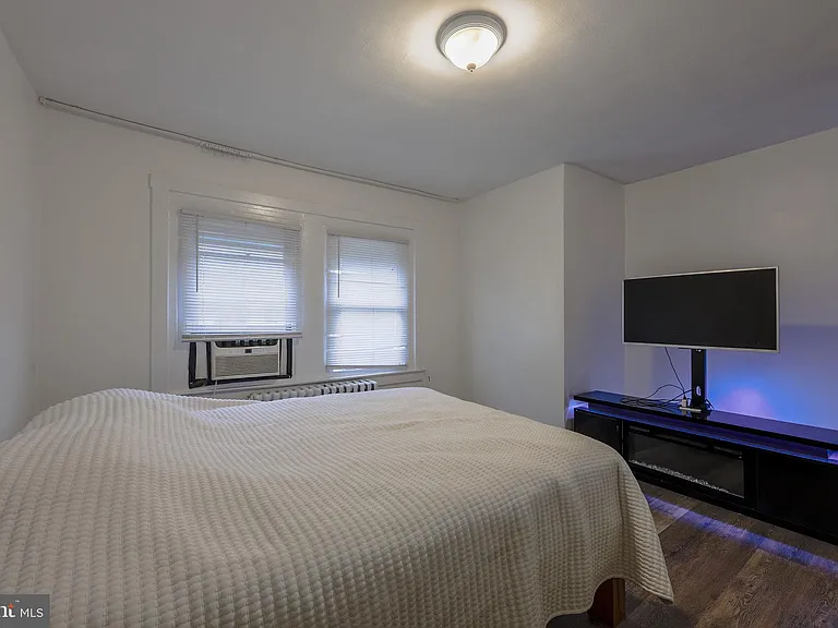 7710 Temple Rd — Photo 15