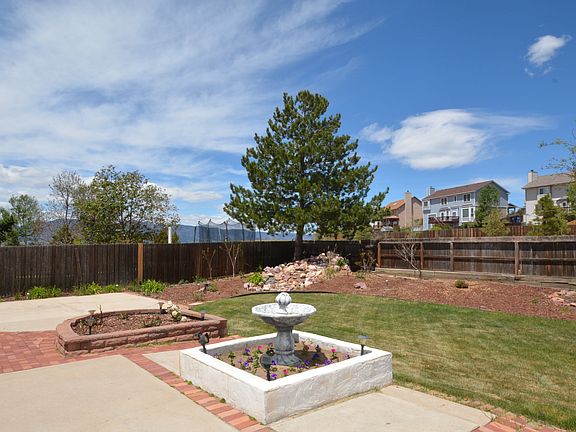 3rd image of 8960 Edgefield Dr