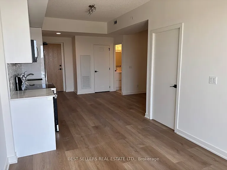 33 Erie Ave #812 — Photo 10