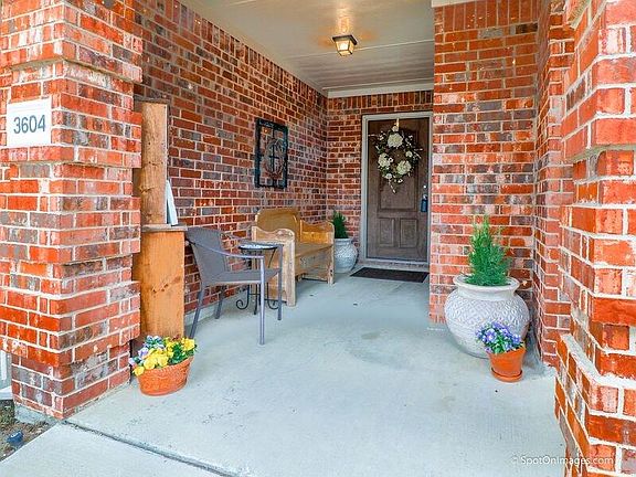2nd image of 3604 Dove Ln