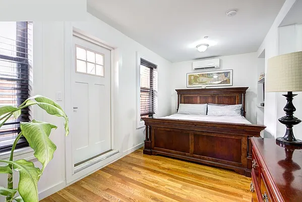 Rented by ZM Realty Group | media 10