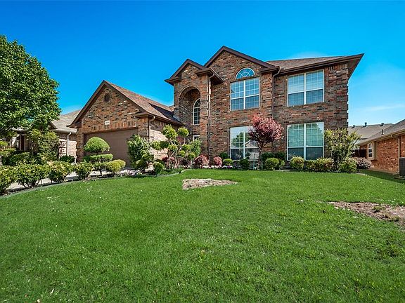 3rd image of 2804 White Rock Dr