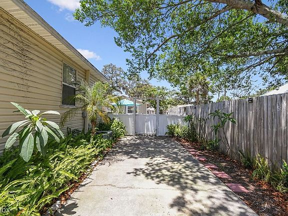 4th image of 1226R Aloha Ln