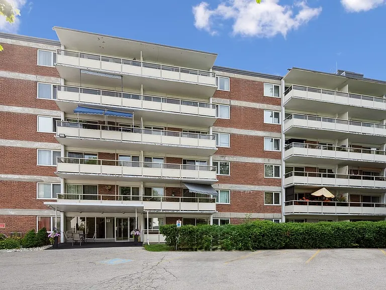 807 Frederick St — Photo 1