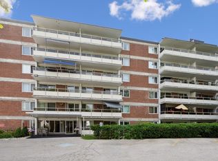 Surrey Place Apartments, Kitchener, ON N2B 2B5
