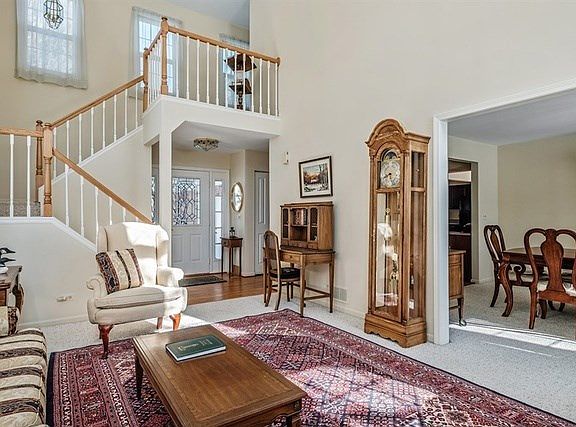 3rd image of 305 Princeton Ln