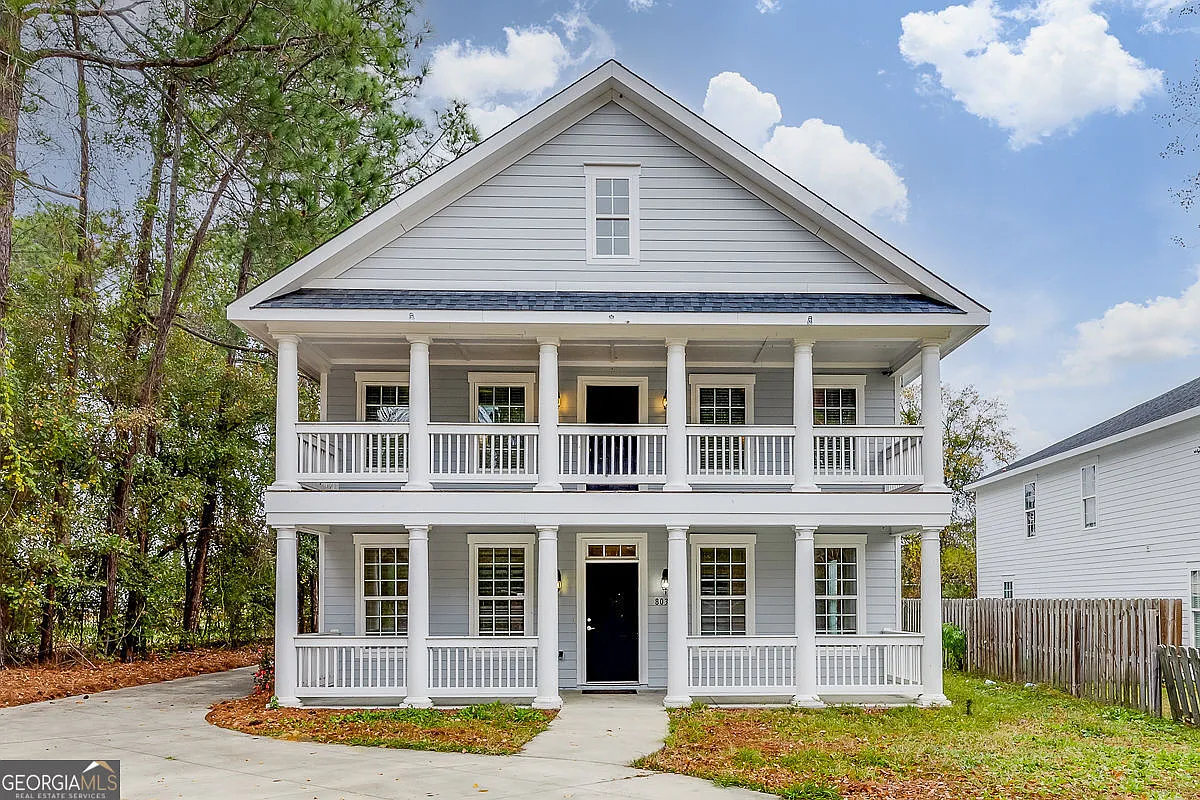 8 bed, 8.5 bath, 3216 sqft, $5,000 — Photo 1