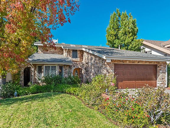 3rd image of 1321 S Bluesail Cir
