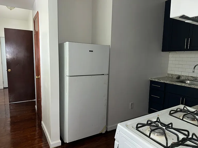 1829 N Port St — Photo 5