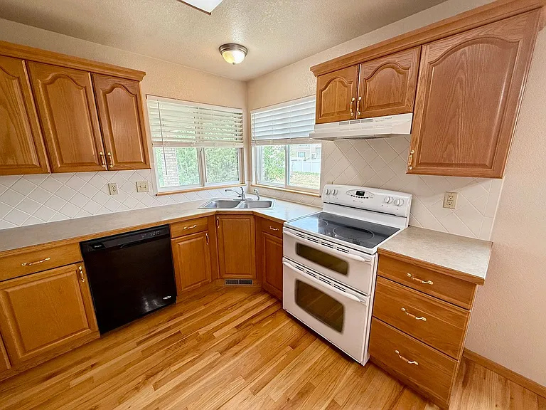 2597 Turquoise St — Photo 16
