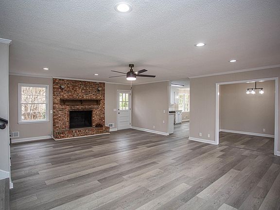 2nd image of 1005 Kennedy St