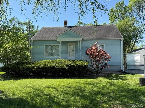 669 Cherry St, East Alton, IL 62024